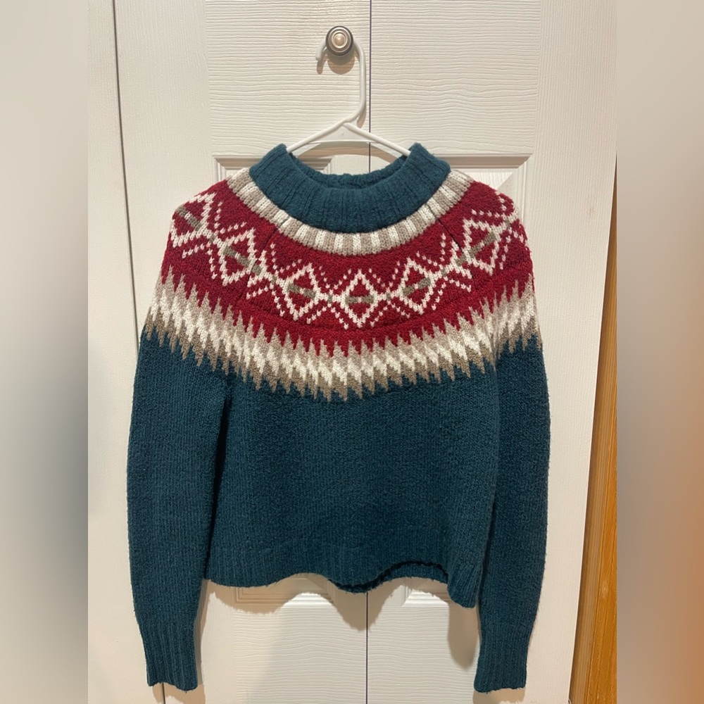 American Eagle Sweater